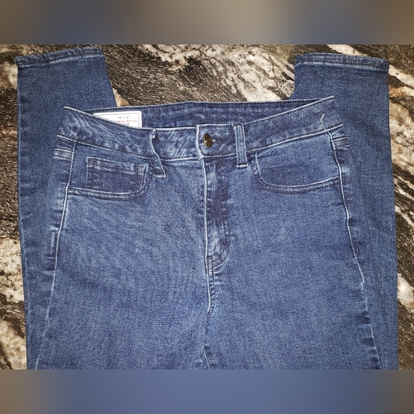 GAP Denim - Gap Universal Jegging sz 8